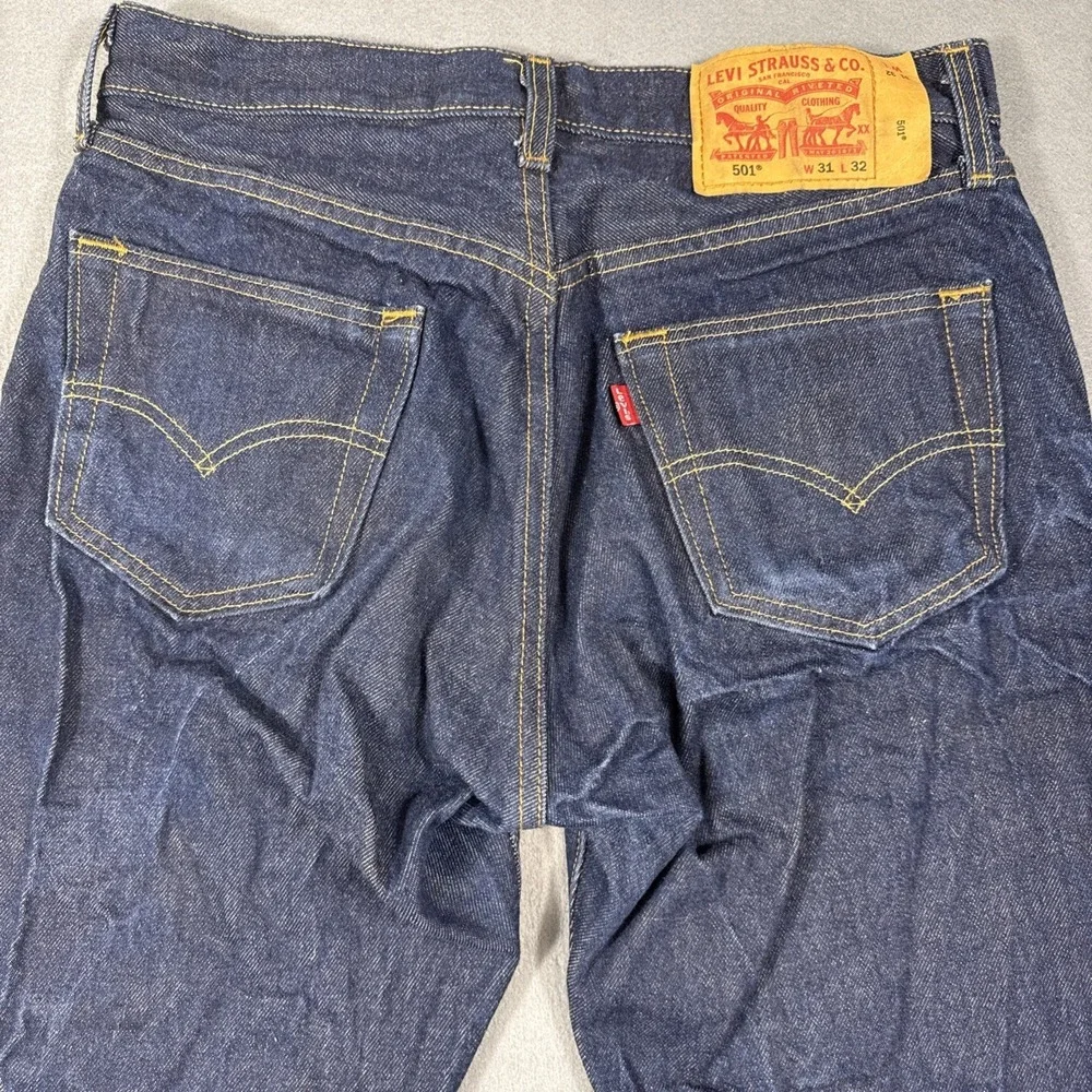 Levi's 501 Straight Fit Men's Jeans Button Fly 31×32 (actual 31×31)‎